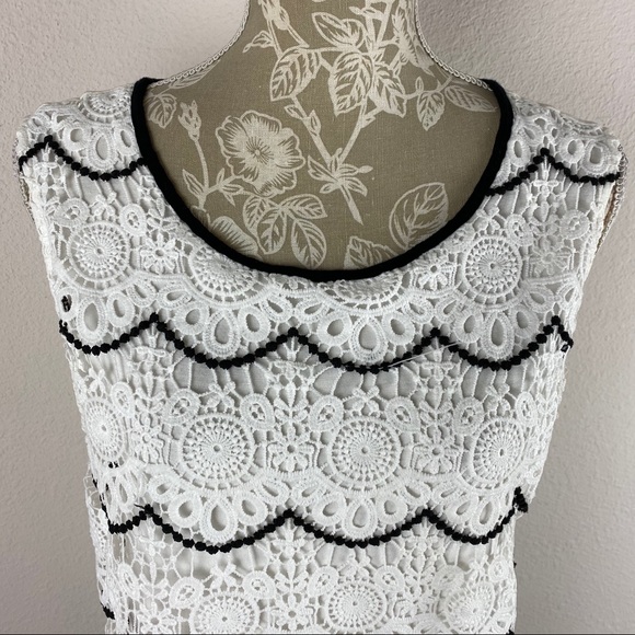 FYLO white black crochet tank top medium - Picture 2 of 8